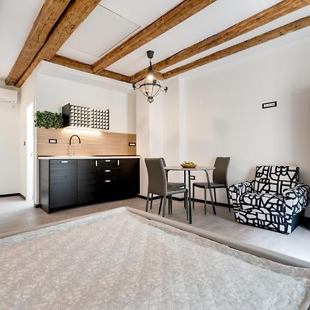 Black & White Apartments Rijeka Luaran gambar