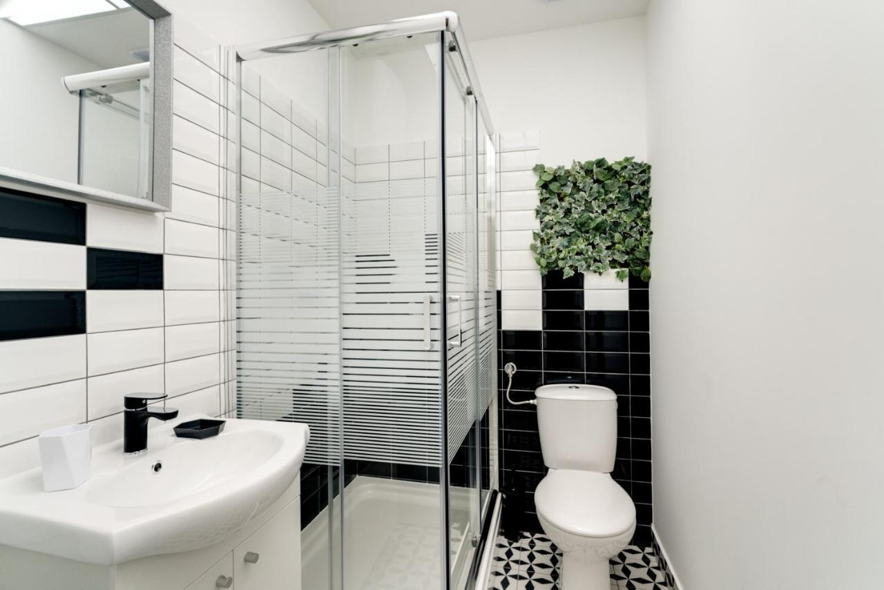 Black & White Apartments Rijeka Luaran gambar