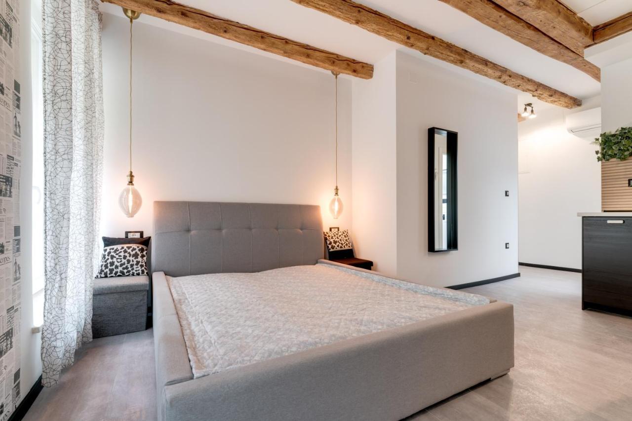 Black & White Apartments Rijeka Luaran gambar
