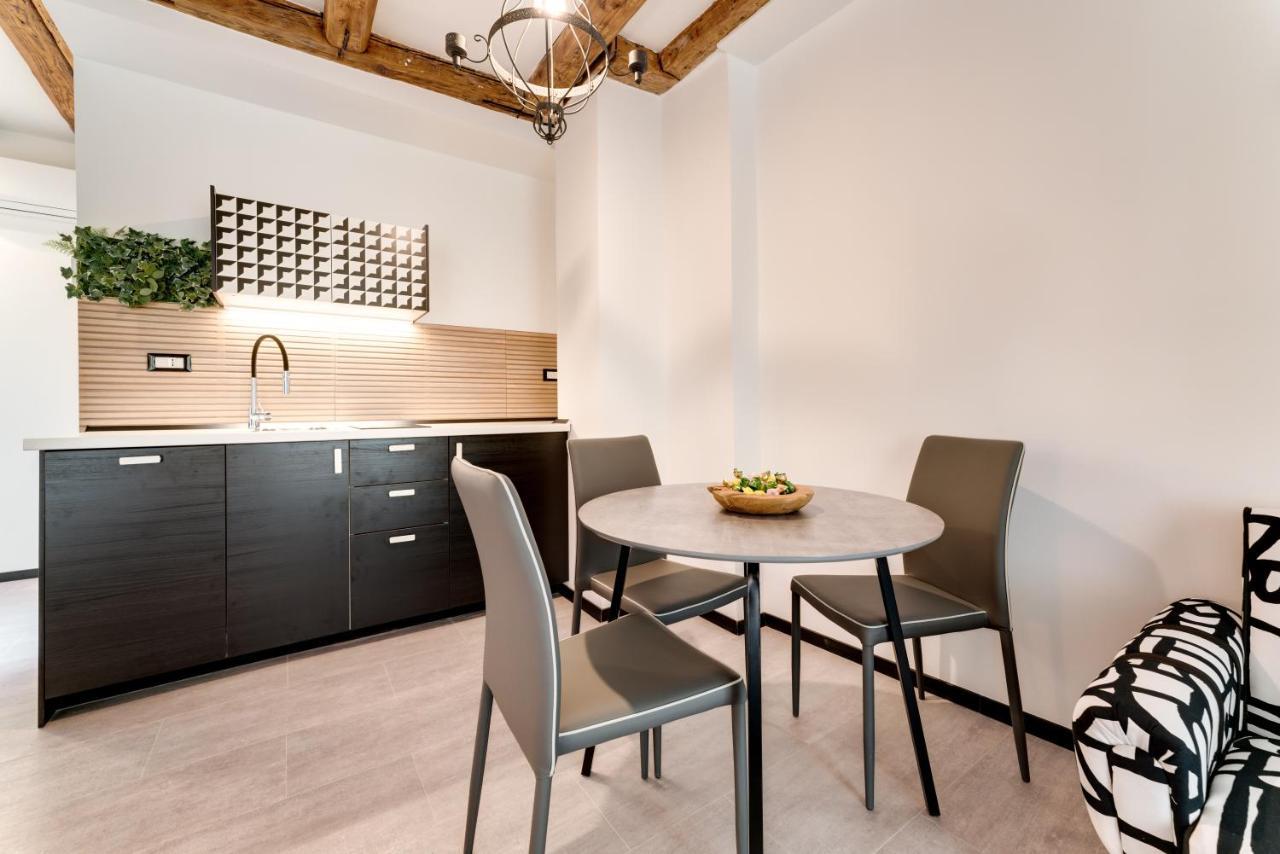 Black & White Apartments Rijeka Luaran gambar